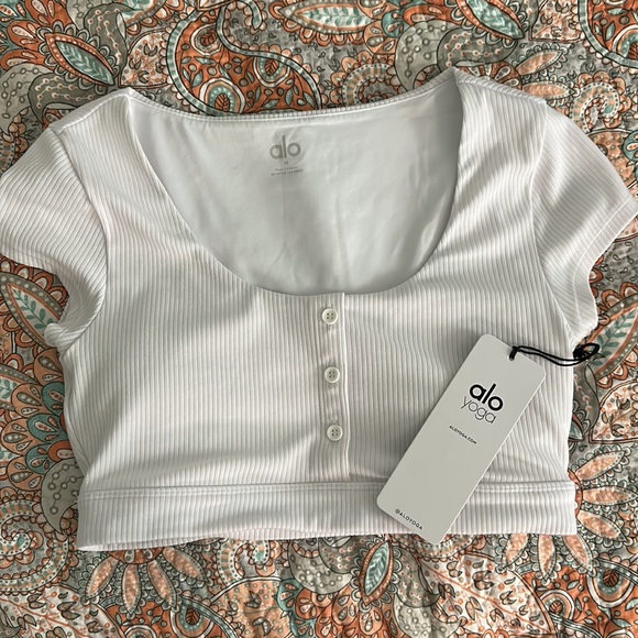 ALO Yoga Tops - Alo Henley crop top